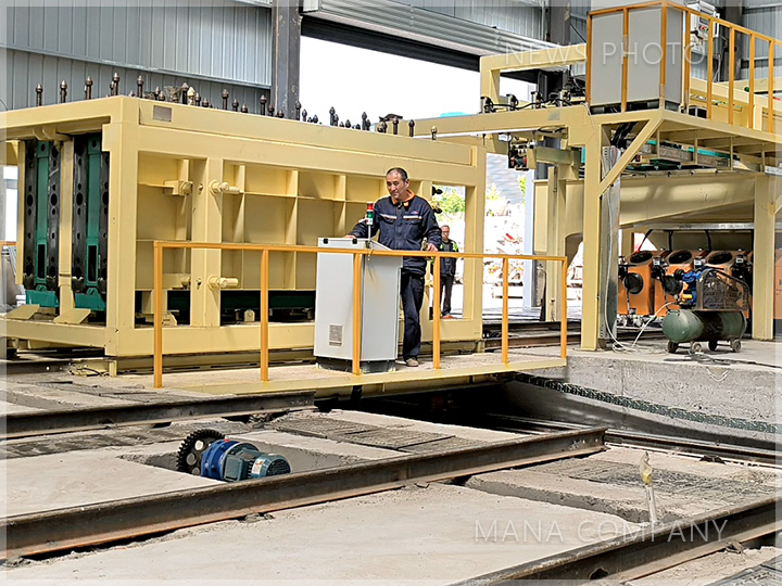 1689325380795187.jpg 復合外墻板生產線-客戶現場01.jpg